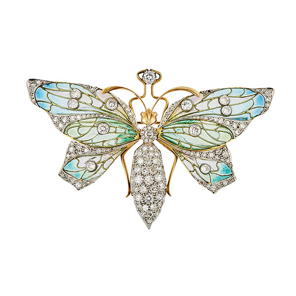 Broche diseño mariposa en oro bicolor con esmalte plique-à-jour y diamantes tallas brillante y 8/8. 5,2 x 8 cm.