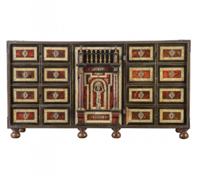 Papelera de frente arquitectónico de madera ebonizada, carey, hueso y bronce dorado.  Trabajo español, S. XVII. 