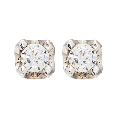 Pendientes en oro blanco con diamante talla brillante engastado en garras. 