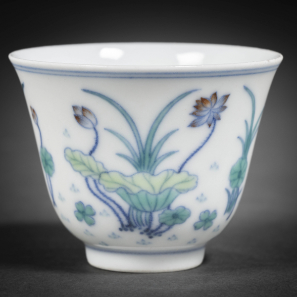 Taza en porcelana china de la dinastía Qing(1644-1912)