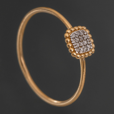 Anillo en oro amarillo de 18kt con pavé de brillantes.