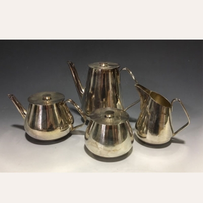 Juego de café y te de plata diseño de los años 60 