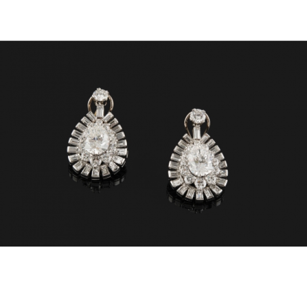 PENDIENTES Realizados en oro blanco