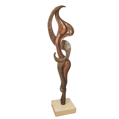 Escuela europea, s.XXI. Llama. Escultura en bronce patinado sobre peana en mármol.