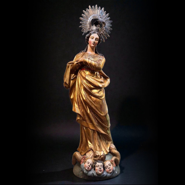 "Inmaculada Concepción". Escuela Castellana. Siglo XVII.   Escultura en madera tallada, policromada y dorada.