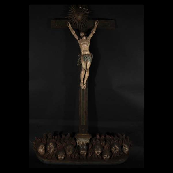Magnífico Gran Cristo en Calvario colonial de Goa del siglo XVII, trabajo colonial portugués del Sur de la India.