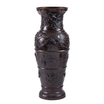 Jarr&oacute;n chino de bronce con decoraci&oacute;n en relieve, S.XIX