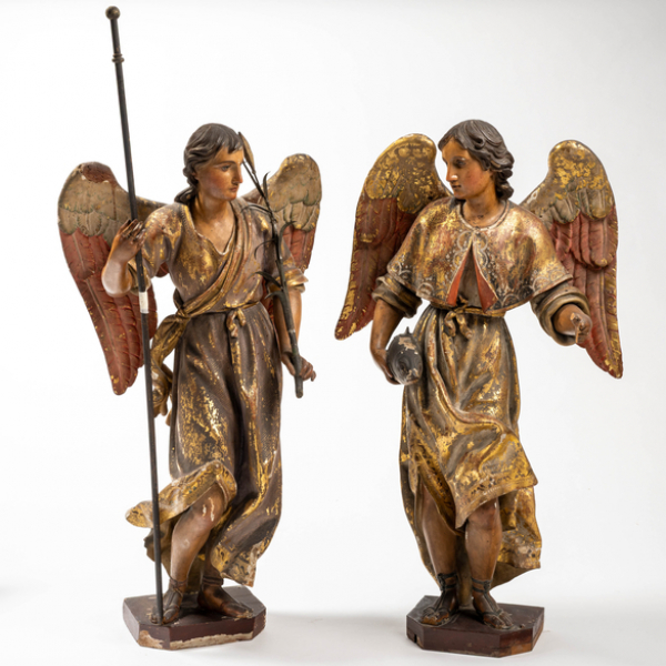 "Arcángel Gabriel y Ancángel Rafael" en madera tallada y policromada. Trabajo Novohispano, S. XVIII