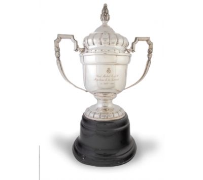 Copa del Real Madrid en metal plateado  &quot;Real Madrid C de F. Hipodromo de la Zarzuela, 14 de julio de 1968&quot;.