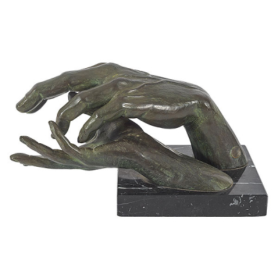 Lorenzo Quinn (Roma, 1966)  Después del amor.  Escultura en resina con plaqué en bronce patinado.