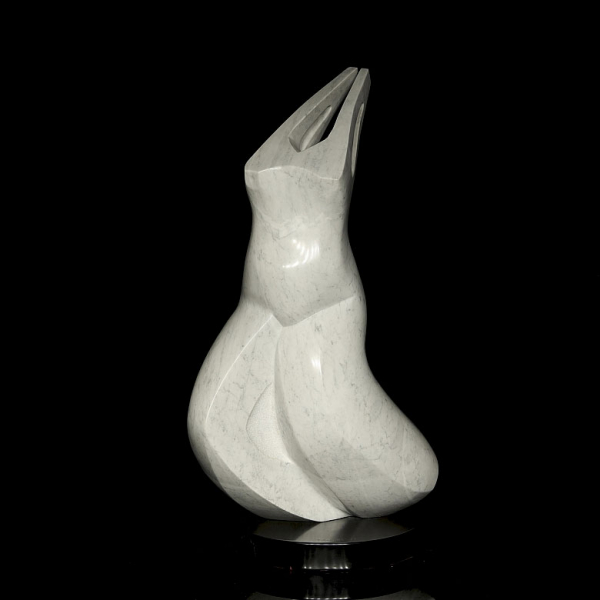 J. Castelló (s.XX) "Desnudo femenino", 1998.   Escultura de mármol blanco tallado. 