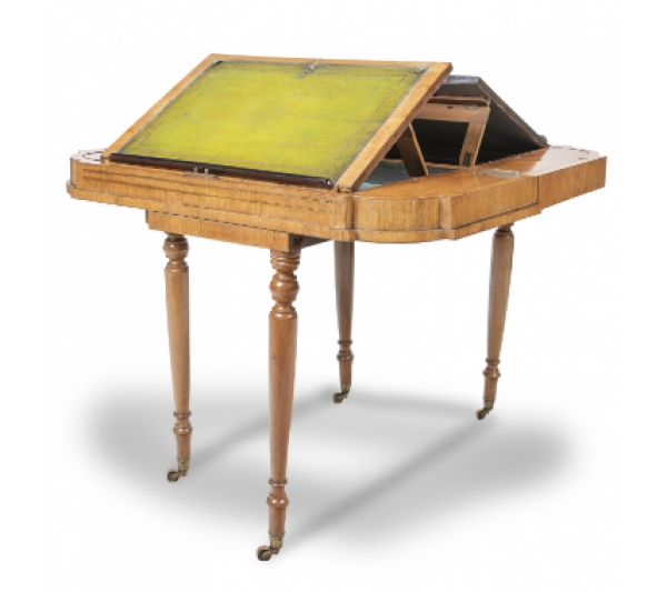 &quot;Reading table&quot; regencia de madera de caoba con incrustaciones de metal. Inglaterra, h. 1815 - 1820.
