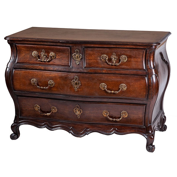 C&oacute;moda de caoba estilo franc&eacute;s