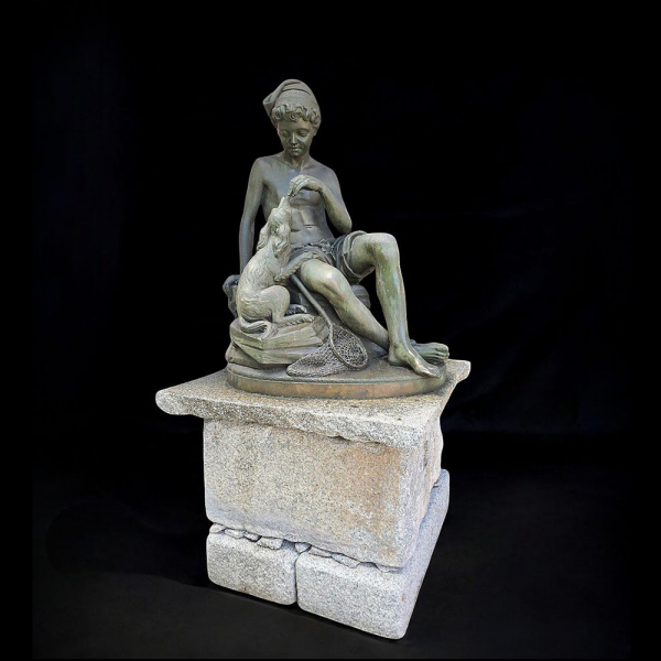 Escuela Francesa del siglo XIX "El niño cazador", Firmado E.Martin.  Bronce con patina verde.