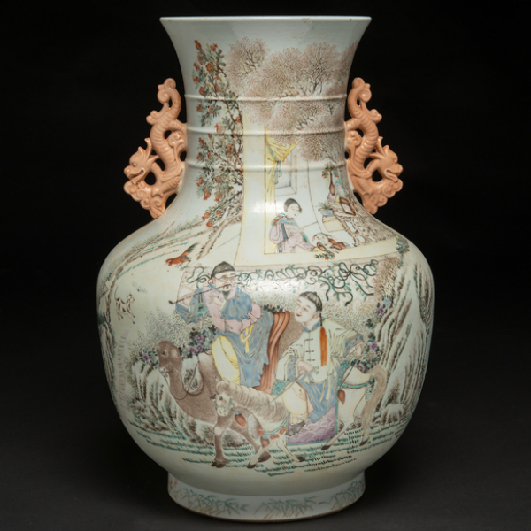 Importante jarrón chino en porcelana blanca pintado a mano. Trabajo chino, siglo XX