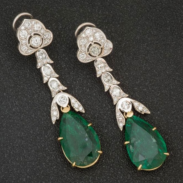 Pendientes de oro con esmeraldas y diamantes