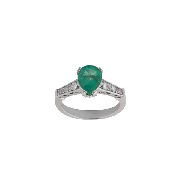 Sortija en oro blanco 18 K con una bonita esmeralda, talla perilla, en garras 