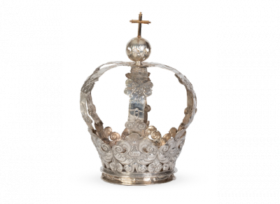 Corona para coronar a la Virgen, de plata y oro. Con leyenda: &quot;En el Hospicio Santo Rey Fernando&quot;.  España, 1670. 