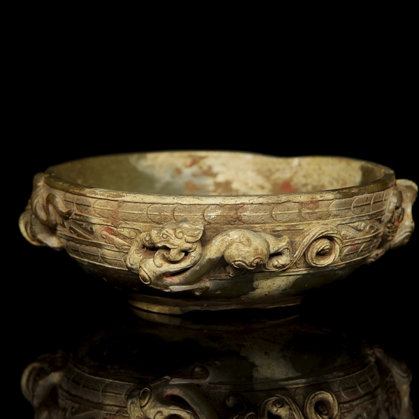 Recipiente ritual de jade amarillo "Bestias cardinales", Dinast&iacute;a Han del Oeste. 