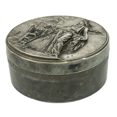 Caja joyero en plata francesa punzonada, c.1879.