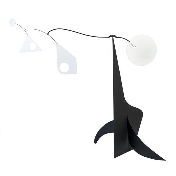 Manuel Marín. (1942 - 2007)   "Volúmenes en blanco II". Escultura de hierro y acero policromado.