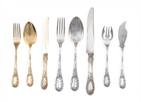 Cuberter&iacute;a de plata en su color y plata vermeille, ley 950. Con marcas.  Puiforcat S.A. Par&iacute;s (1870-1950). 