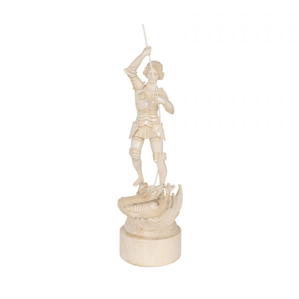 Escuela europea, s.XX.  Sant Jordi.  Escultura en marfil tallado. Adjunta certificado cites.