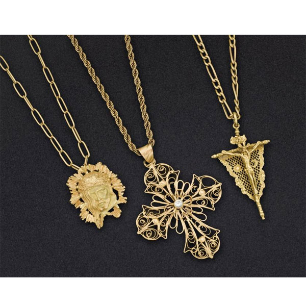 Lote de cadenas y colgantes de oro 18 K.