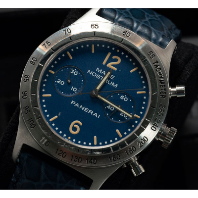 Reloj Panerai modelo Marenostrum con caja de acero de 42 mm, cristal de zafiro  y correa de piel azul