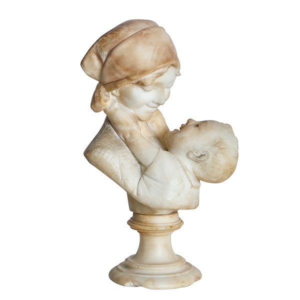 P. Emilio Fiaschi (Italia, 1858-1941) Maternidad. Escultura en alabastro