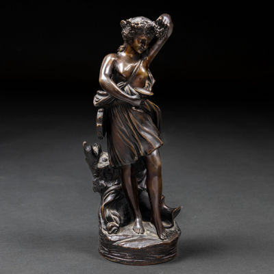 &quot;Danzarina&quot; Escultura en bronce pavonado siguiendo modelos de Clodión. Siglo XIX