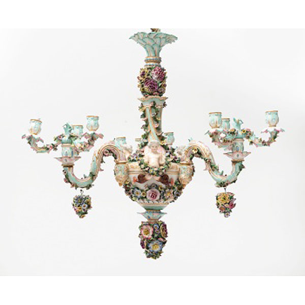 Lámpara de techo en porcelana policromada y dorada Estilo Luis XVI.