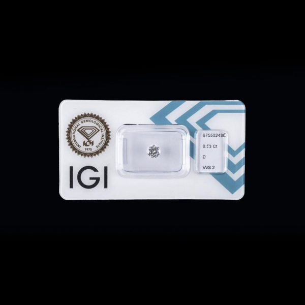 Diamante talla brillante de 0,53 cts. Color D. Pureza VVS2. 