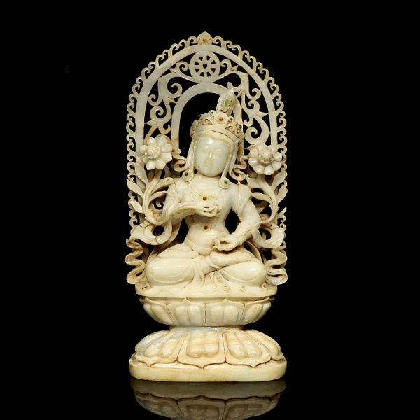 Figura de jade blanco “Buda Maitreya celestial”, dinastía Tang. 