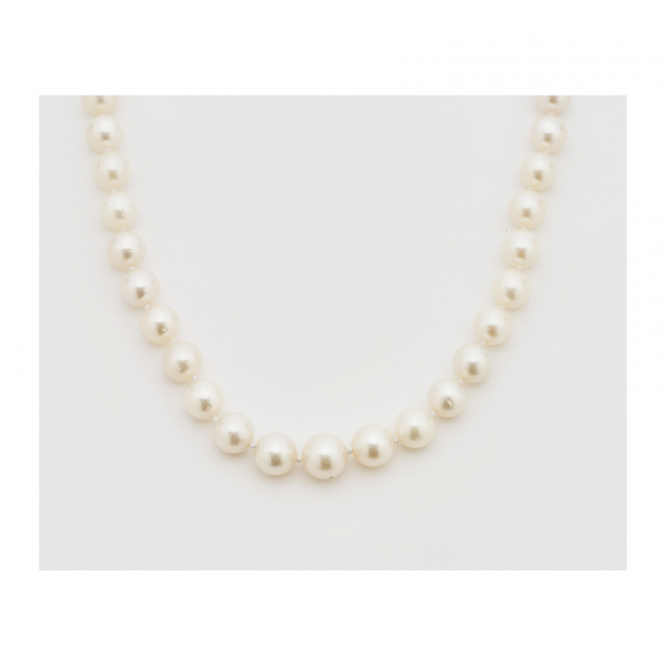 Collar de perlas cultivadas australianas en degradé 13 – 10,5 mm. con cierre esférico en oro blanco.