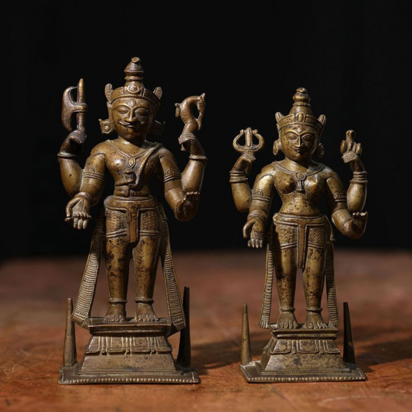 Excepcionales bronces devocionales de Vishnu y Lakshmi. India, siglo XIV - XVII d.C. 