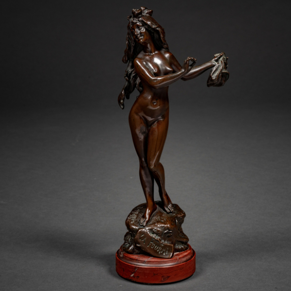 "La fourmi" Escultura realizada en bronce del siglo XIX.  ESCUELA FRANCESA DEL SIGLO XIX