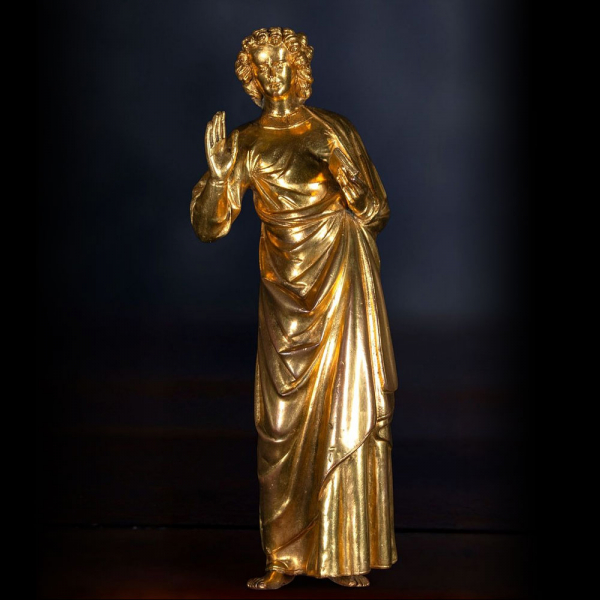 Escultura de San Juan Evangelista en cobre dorado, Tesoro de la Catedral de Ruan, Francia, siglo XVIII (c. 1776).