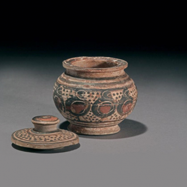 P&iacute;xide griego de terracota. Corinto, circa 600 - 550 a.C. Muy buen estado de conservaci&oacute;n.