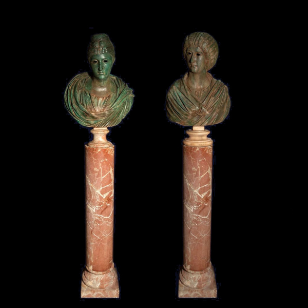 Espectacular pareja de bustos Napolitanos Grand Tour en bronce patinado de Damas Patricias, siglo XVIII. 