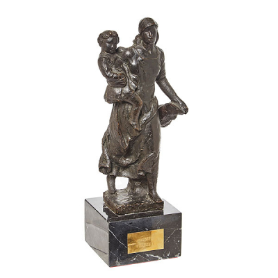 Josep Viladomat Massanes (Manlleu, 1899-Andorra, 1989) Maternidad. Escultura en bronce 