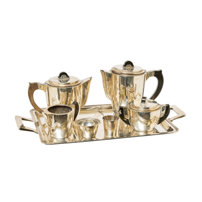 Juego de café y té en plata española punzonada 916 con contrastes del platero Ramón Fernández 