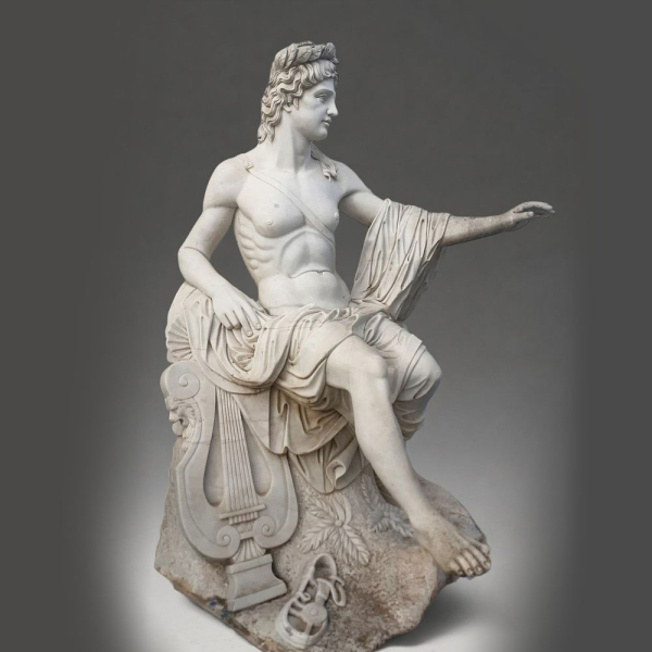 Monumental Diosa EUTERPE en mármol blanco S. XX.