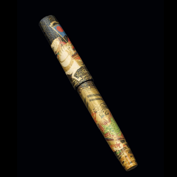 Estilográfica Kynsey "Maki-e Batallas Feudales" 3/10.   Plumín de oro de 21 K.