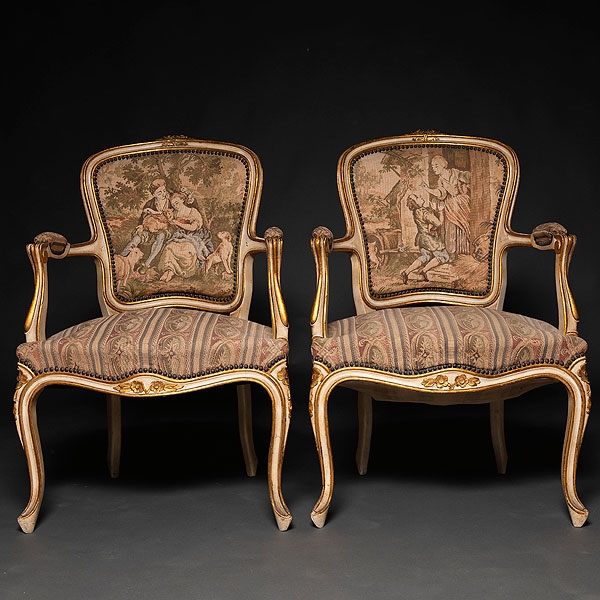 Canapé y pareja de butacas estilo Luís XV 