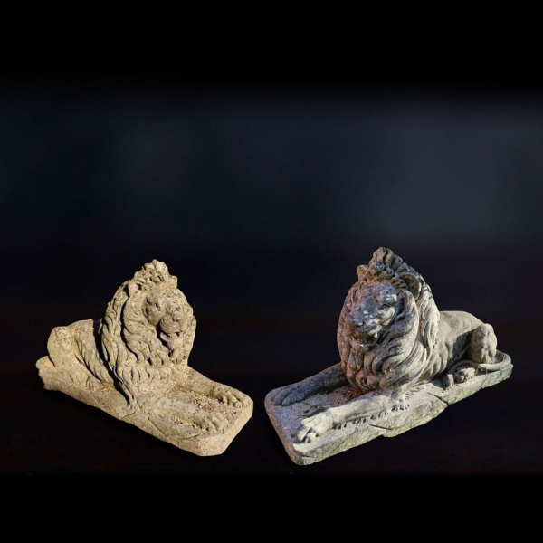 Pareja de leones en piedra de Vicenza tallados en bloque único, Italia, siglo XIX.