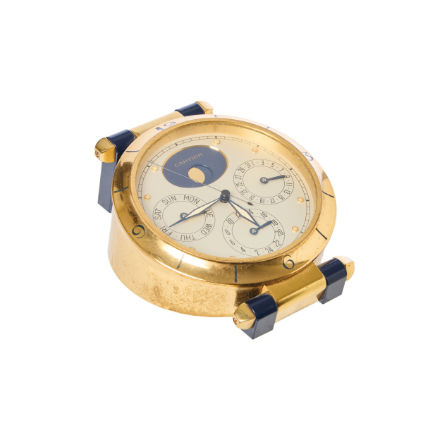 Reloj de sobremesa francés Cartier modelo «Pasha Moon Phase» en bronce dorado y acero, c.1990.