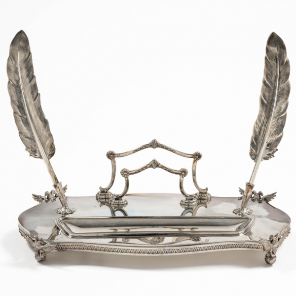 Escriban&iacute;a en plata espa&ntilde;ola y punzonada del siglo XX.