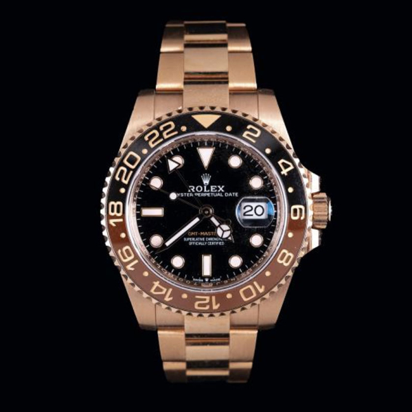 Reloj ROLEX Oyster Perpetual Date GMT-Master II.  Para caballero realizado en oro rosa de 18 K.