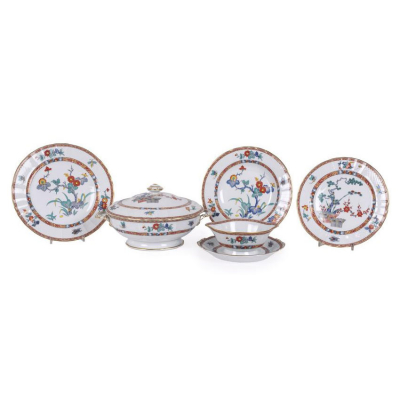 Vajilla en porcelana de Limoges, modelo Enghien para Christofle S. XX.   Por Bernardaud.